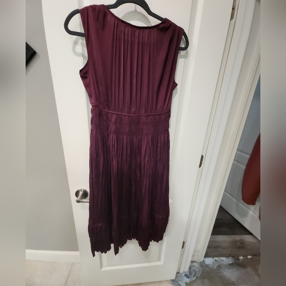 Elegant White House Black Market Purple Sleeveless Dress - Picture 4 of 5